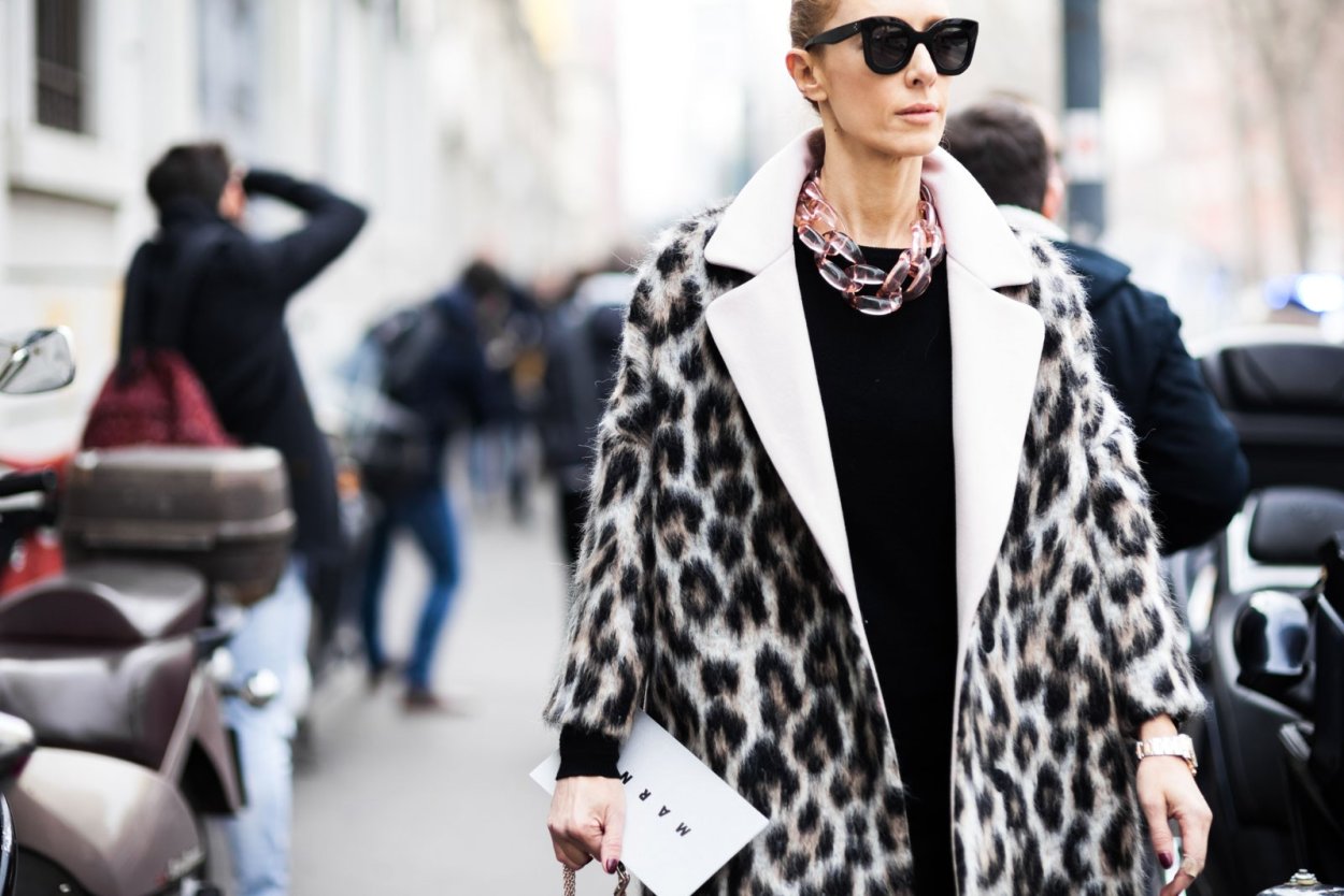 Платье в горошек 2022 Street Style