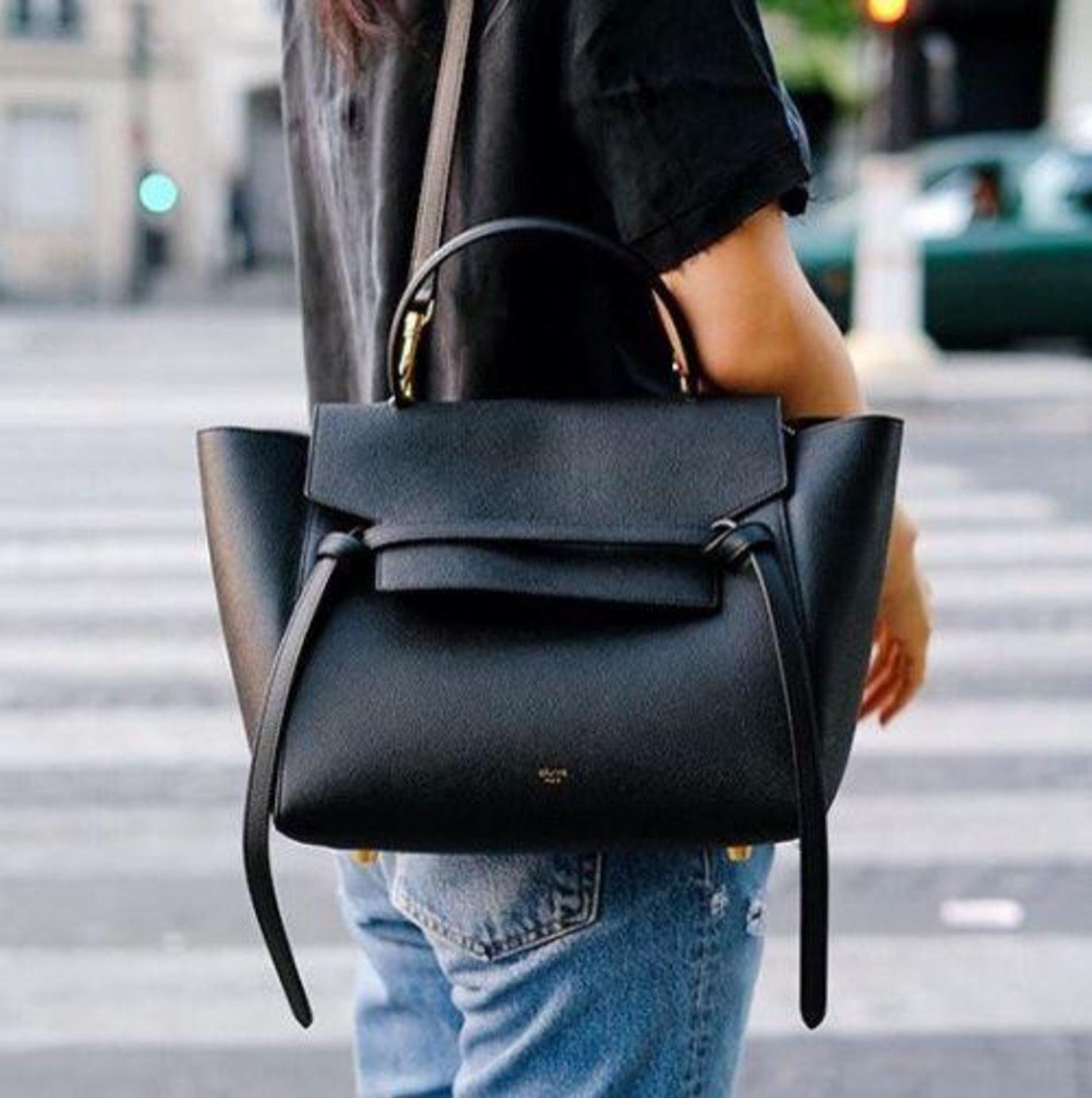 Celine belt bag. Сумка Celine Belt. Сумка Celine Belt Bag Black. Сумка Celine 2022. Сумка шоппер Celine.