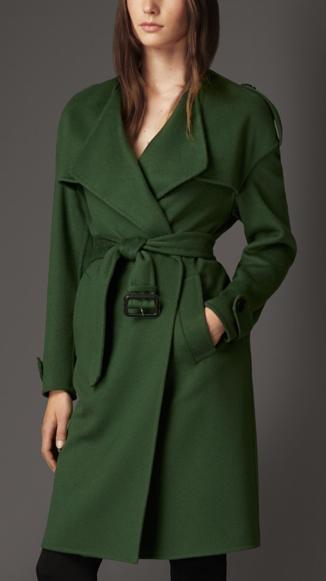Болотное пальто. Тренч. Тренчкот зеленый. Тренч зеленый женский. Пальто тренч зеленый.