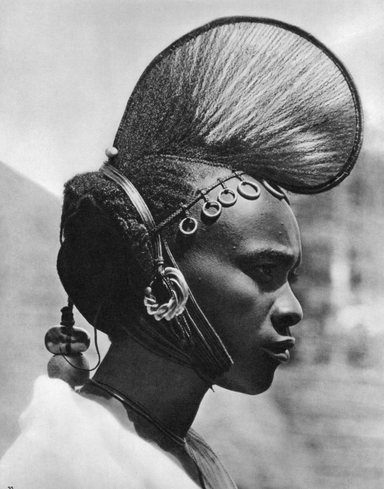 Африканский народ сканворд. Прически древней Африки. Прически древних африканцев. Африканские прически исторические. Африканские прически женские.