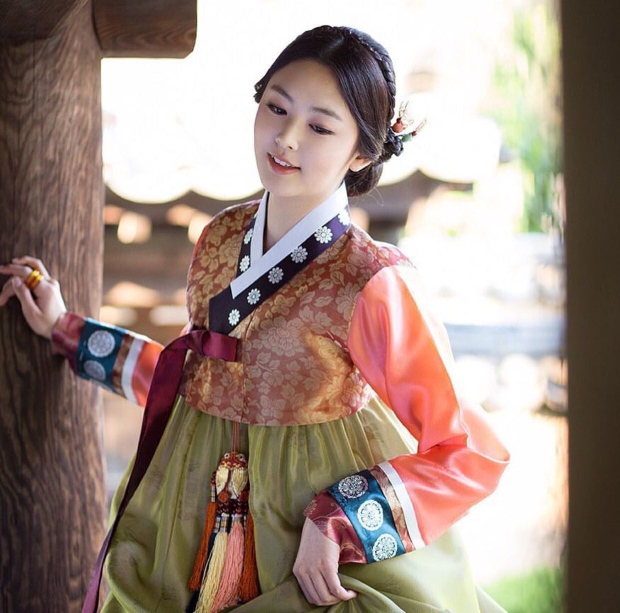 Beauty of joseon. Южная Корея ханбок. Ханбок Чосон. Ханбок кисэн. Корейский наряд ханбок.