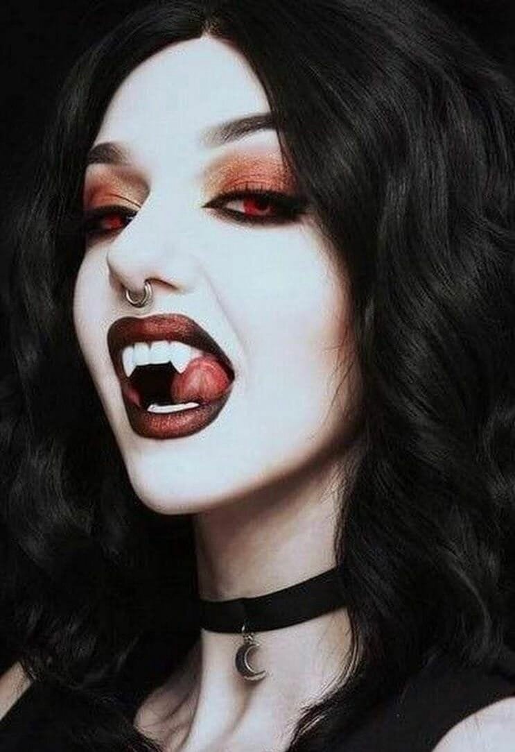 Включи вампир человек. Элис вампирша.