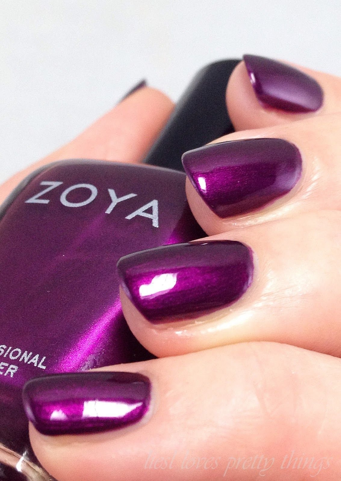 Цвет лака. Zoya 766. Zoya фиолетовый лак. Zoya Rihana. Zozya.