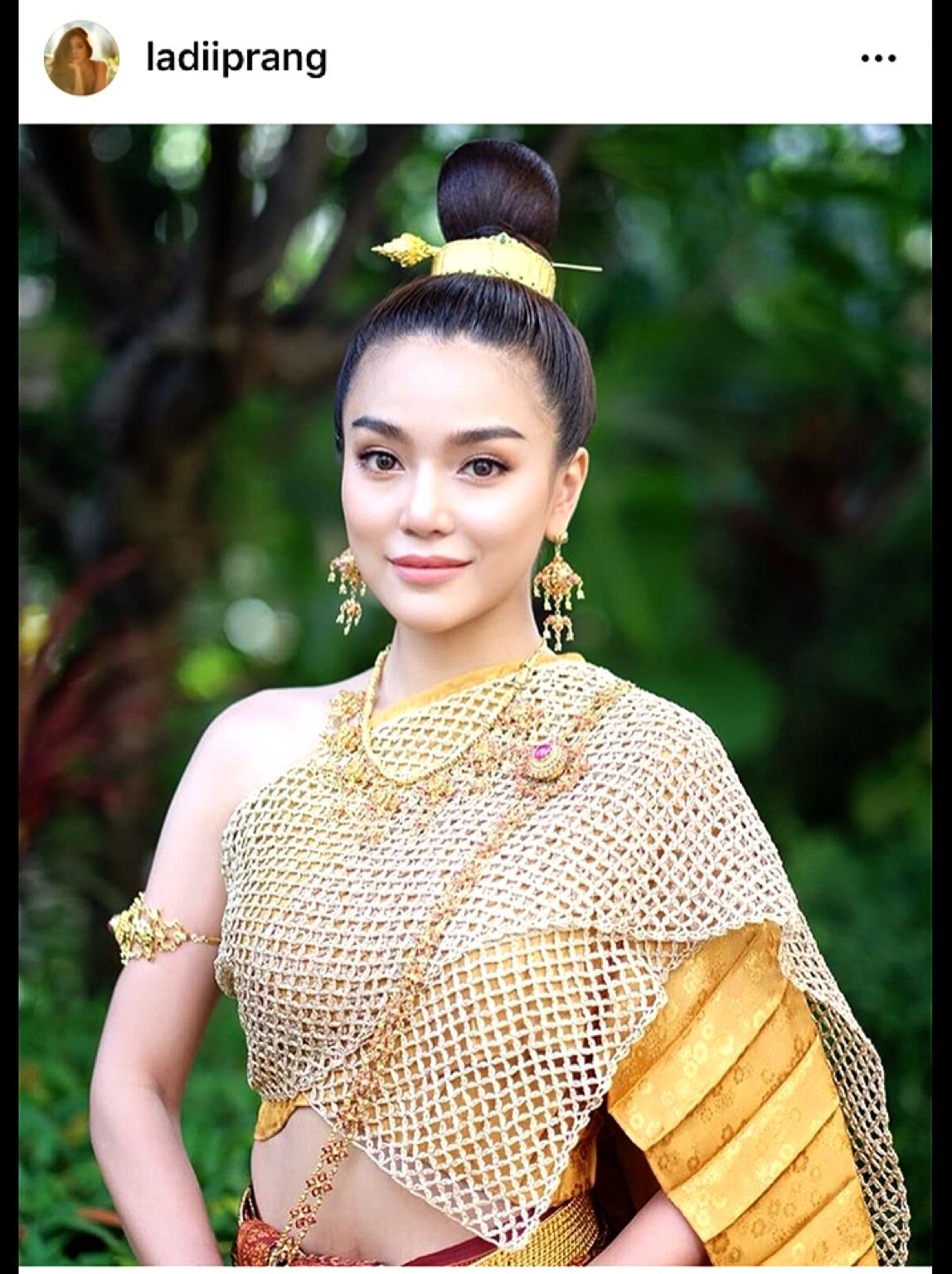 Женские тай. Тайское платье. Тайланд женщины. Тайский национальный костюм. Тайские прически женские.