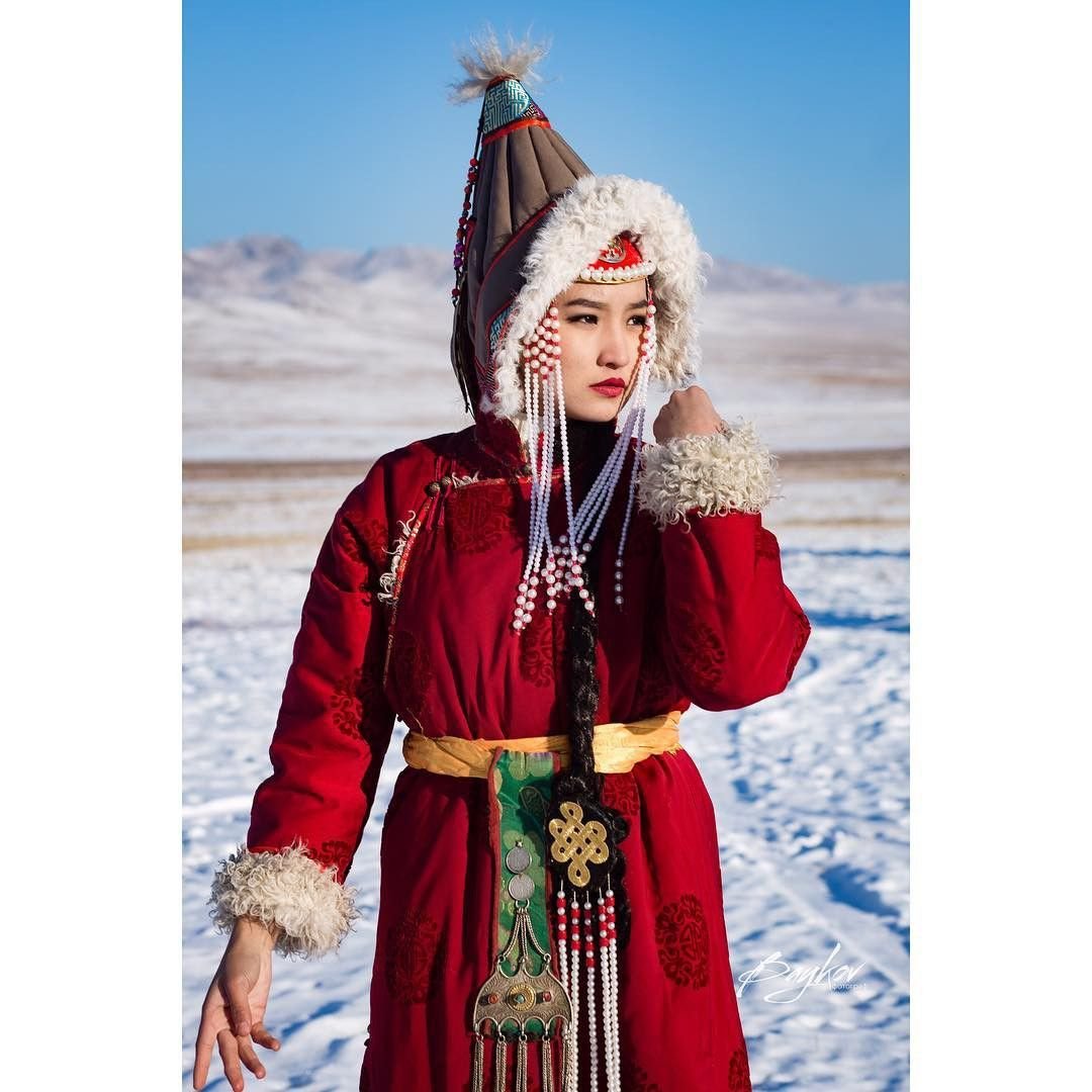 Тувинский традиционный костюм