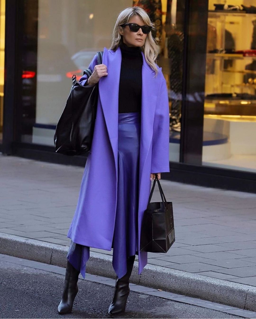 Фиолетовое пальто с чем носить