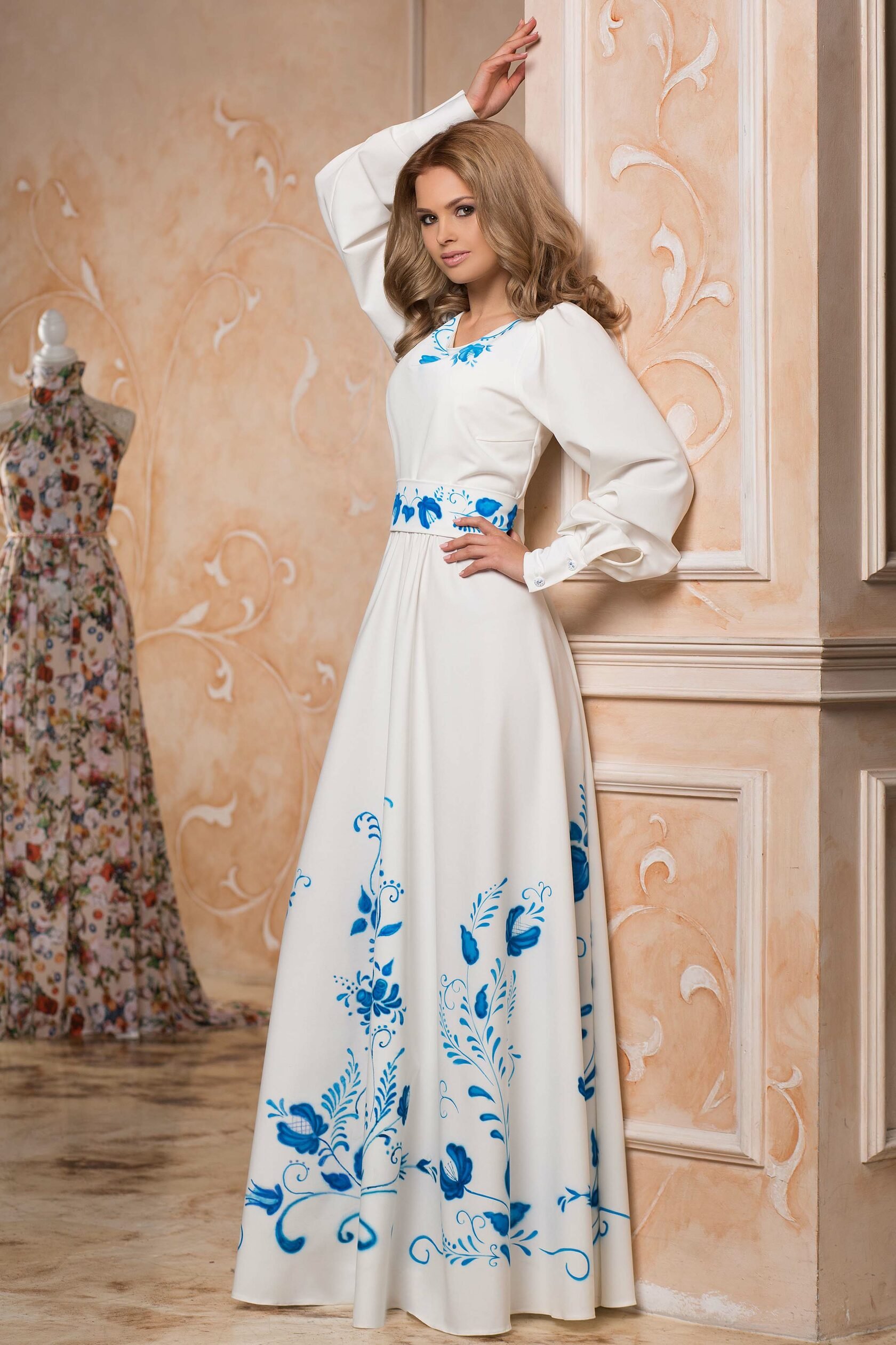 Russian dresses. Платье Гжель. Вечернее платье в русском стиле. Платье в стиле Гжель. Свадебное платье Гжель.