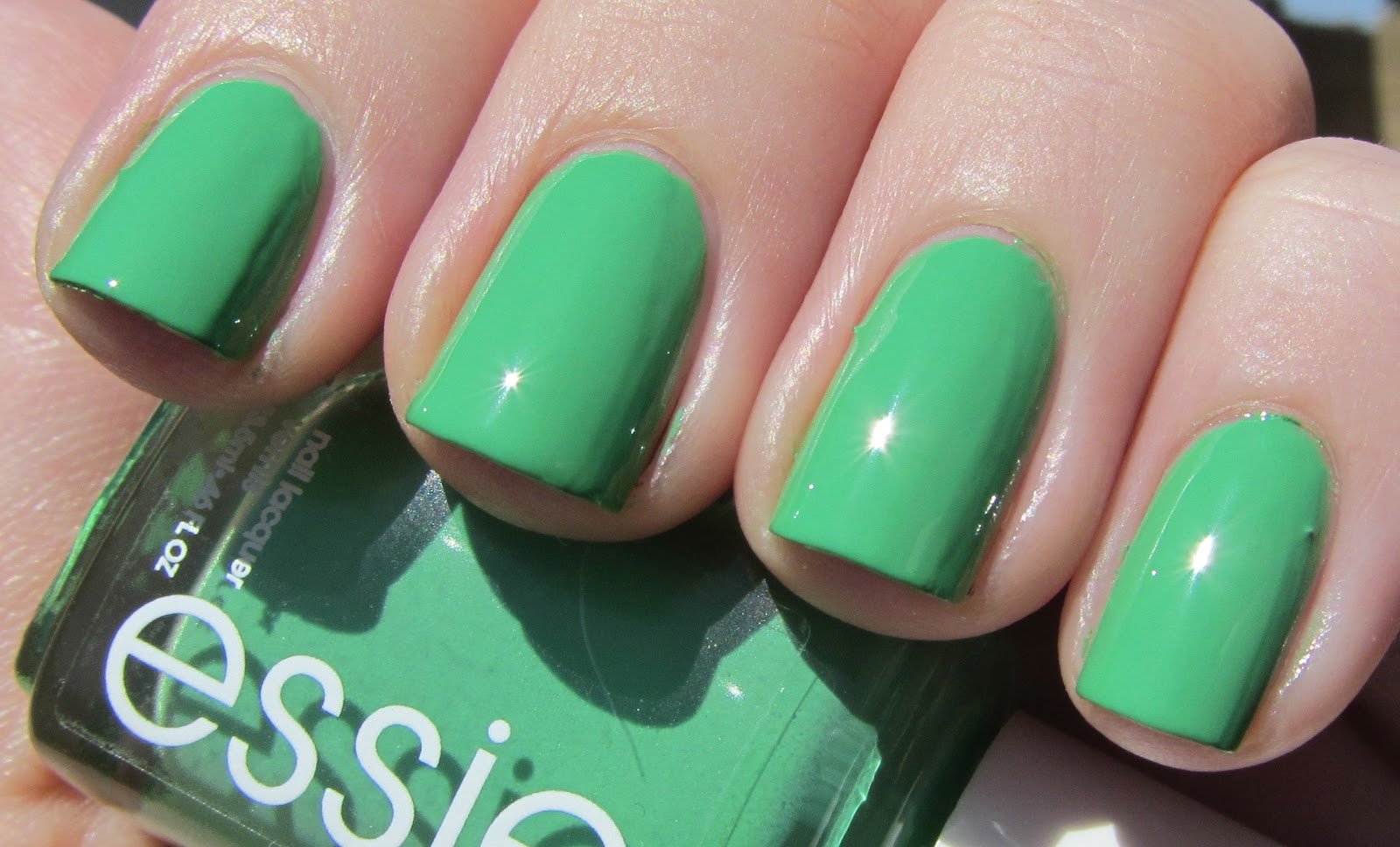 Нужна ли зеленая. Цвет Mojito Green. Лак для ногтей 