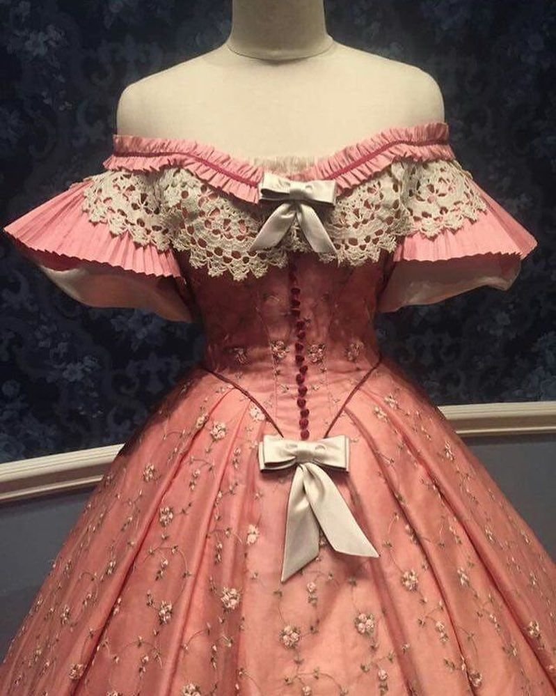 Бальное платье викторианской эпохи
