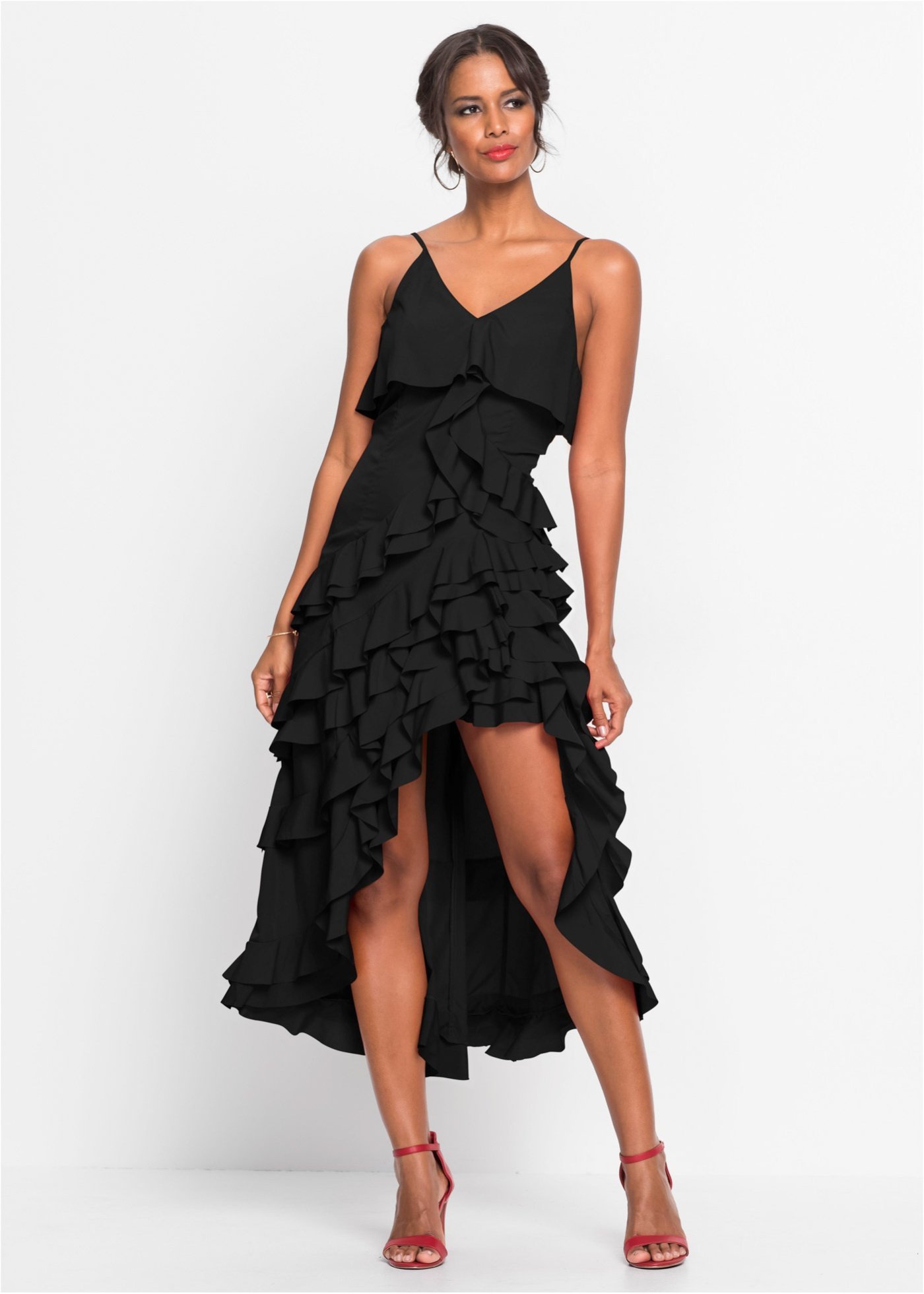 Подол платья. Вечернее платье с воланами. Черное платье с воланами. Платье с ассиметричными воланами. Платье из воланов.