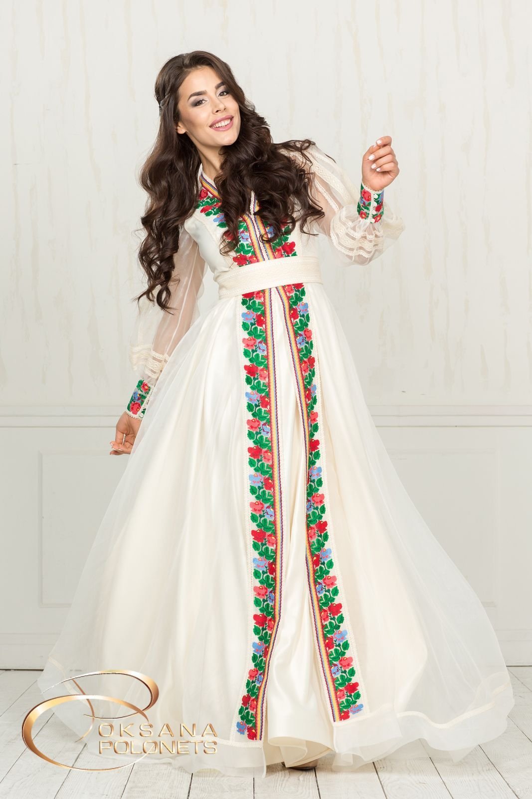 Таджикские национальные платья. Национальные платья. Современное народное платье. Таджикские платья. Национальные платья современное.