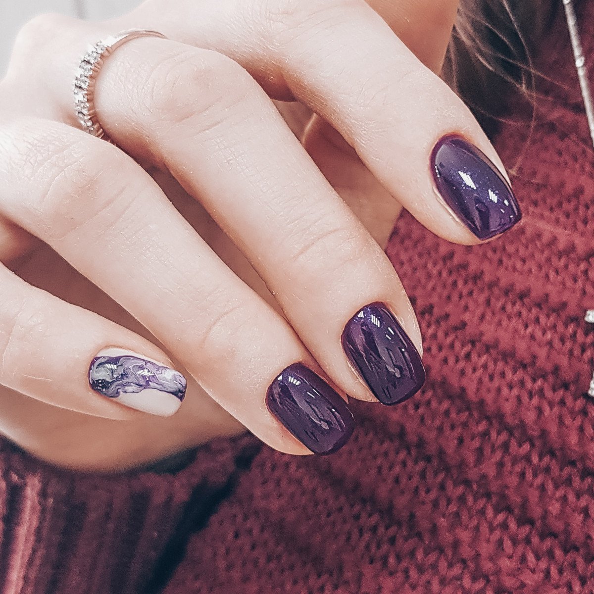 Маникюр баклажановый цвет на короткие ногти