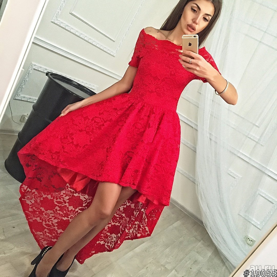 Красное гипюровое платье