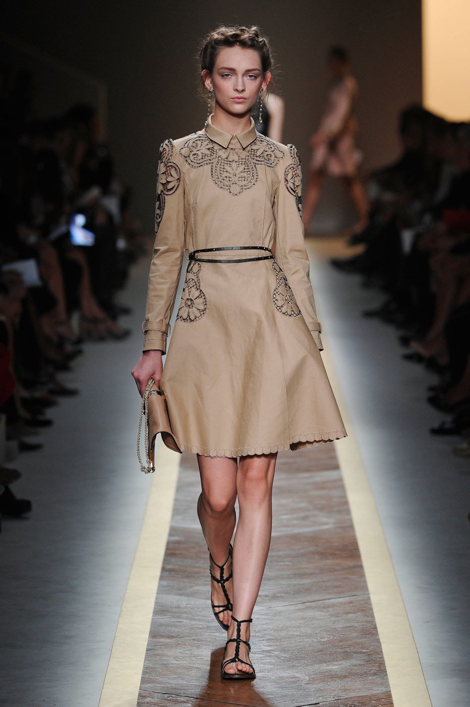 Valentino de. Платье Valentino 2012. Валентино 2023. Платья Валентино лён. Valentino 2023 коллекция.