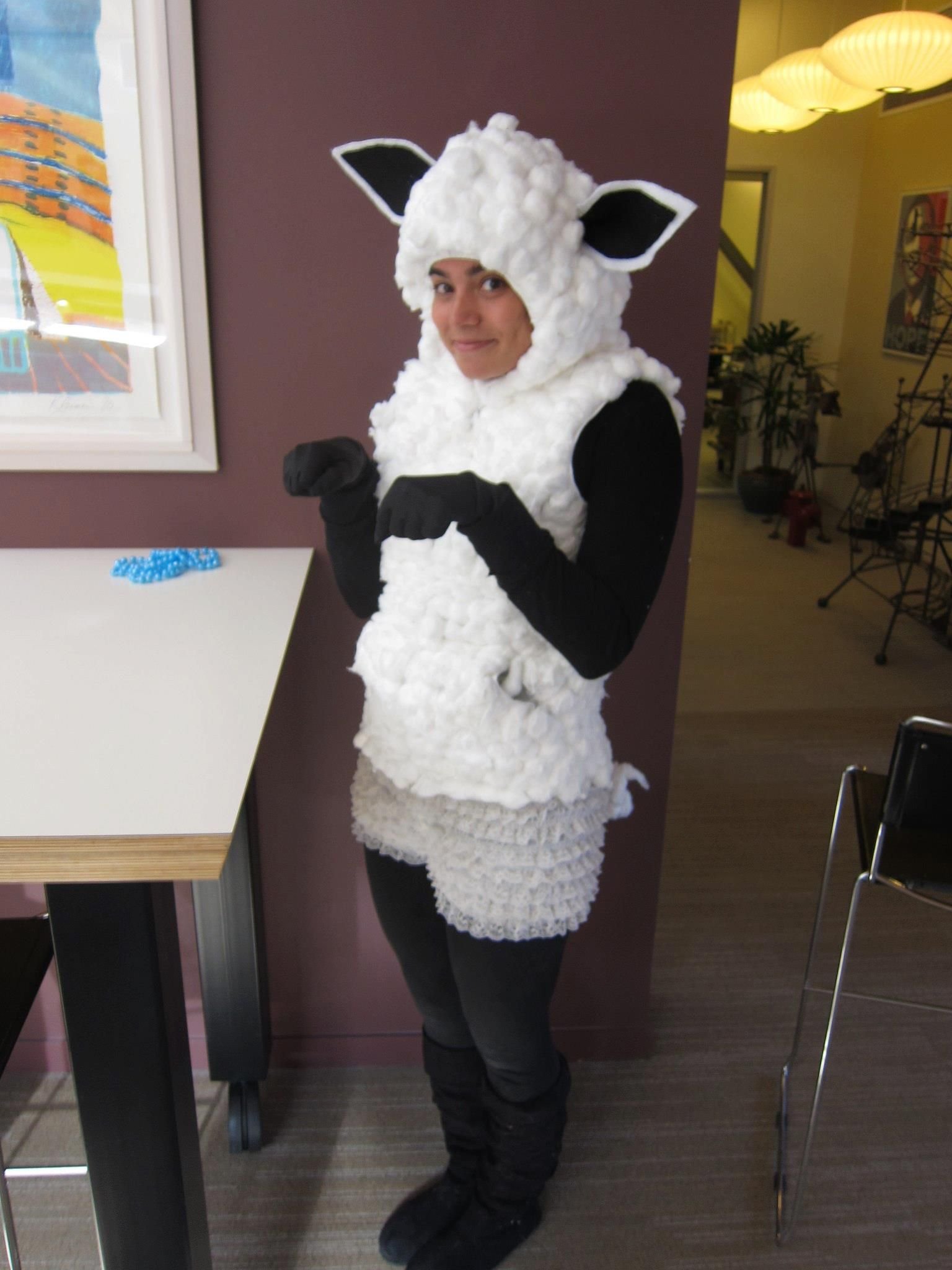 Новогодний костюм овечки для детей и молодежи своими руками
