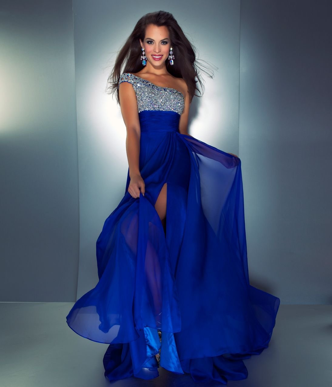 Красивый наряд 4. Красивые вечерние платья. Шикарные вечерние платья. Красивые длинные платья. Синее вечернее платье.