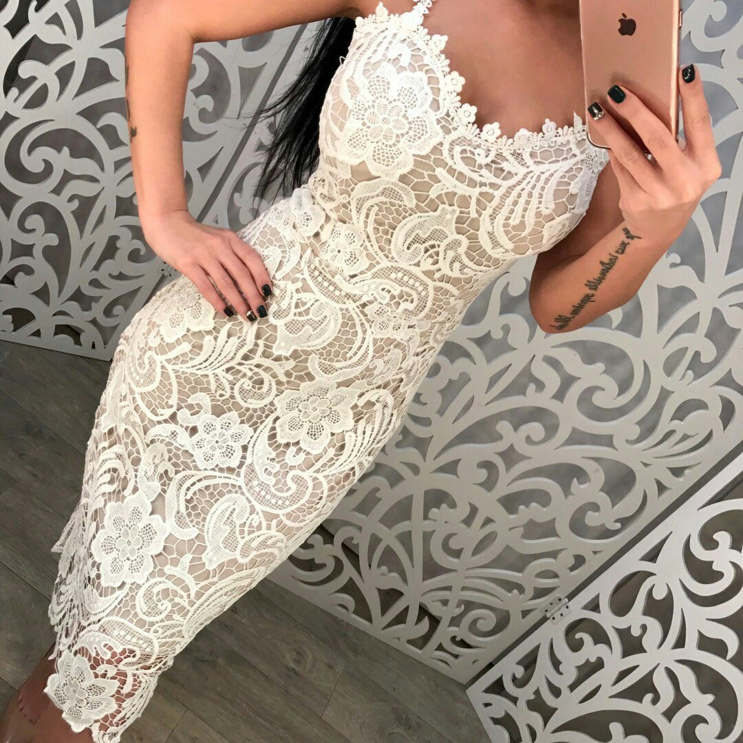 Платье с кружевом