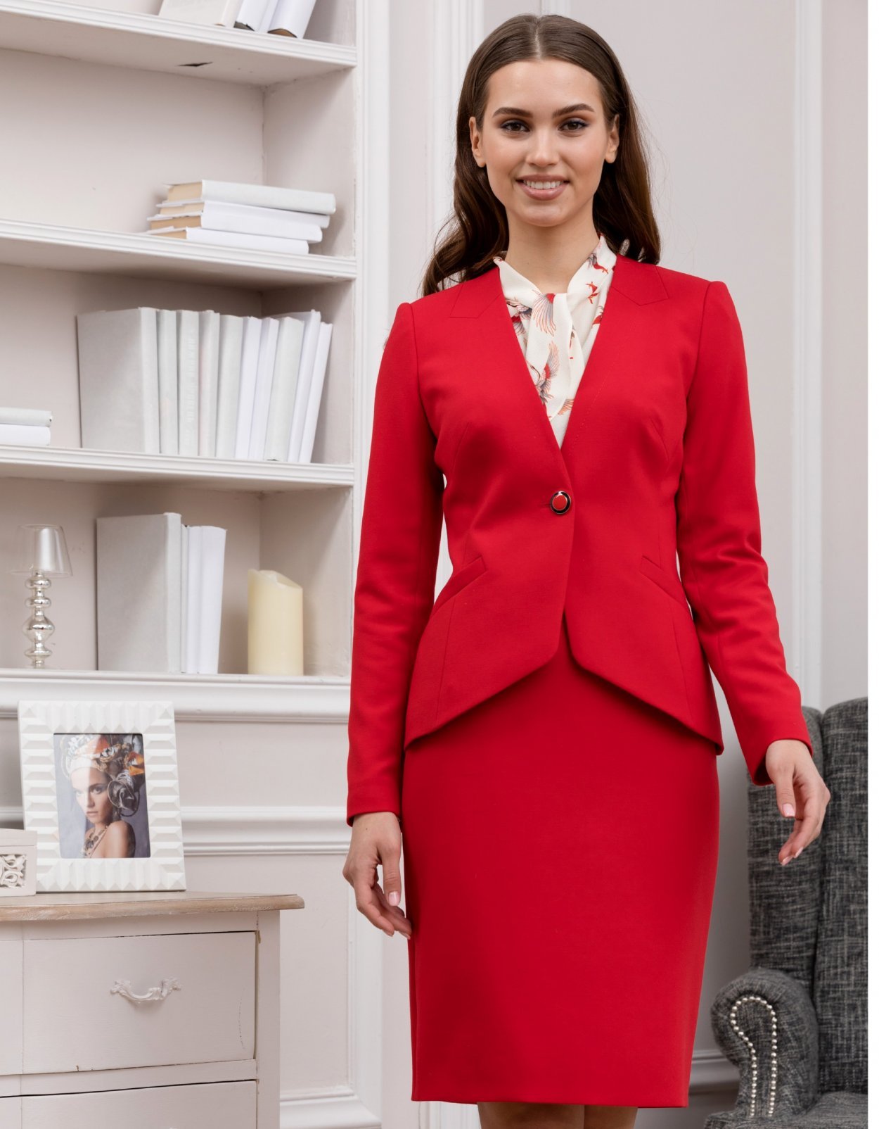 Красный костюм с юбкой. Красный костюм(юбка и жакет) Гери Вебер 2013. Красный деловой костюм женский. Элегантные костюмы для женщин.