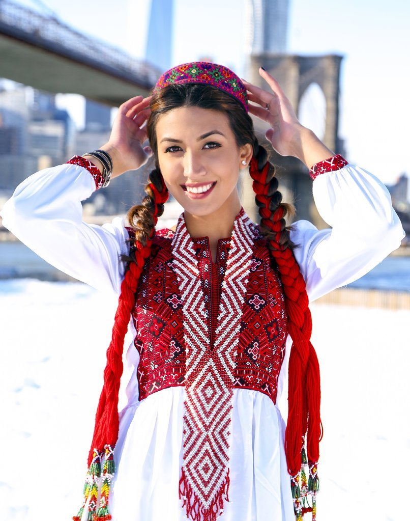 Dolce по-памирски: как в Москве шьют национальные свадебные платья