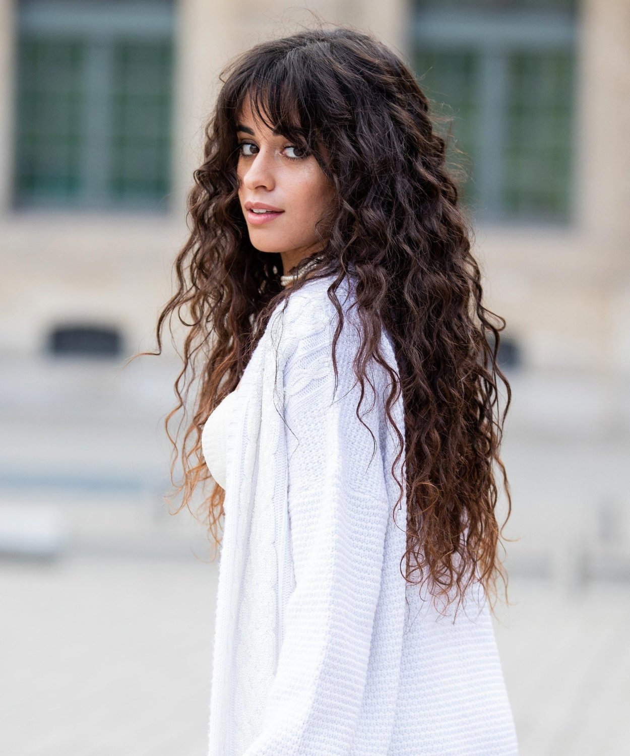 Curly Bob модель
