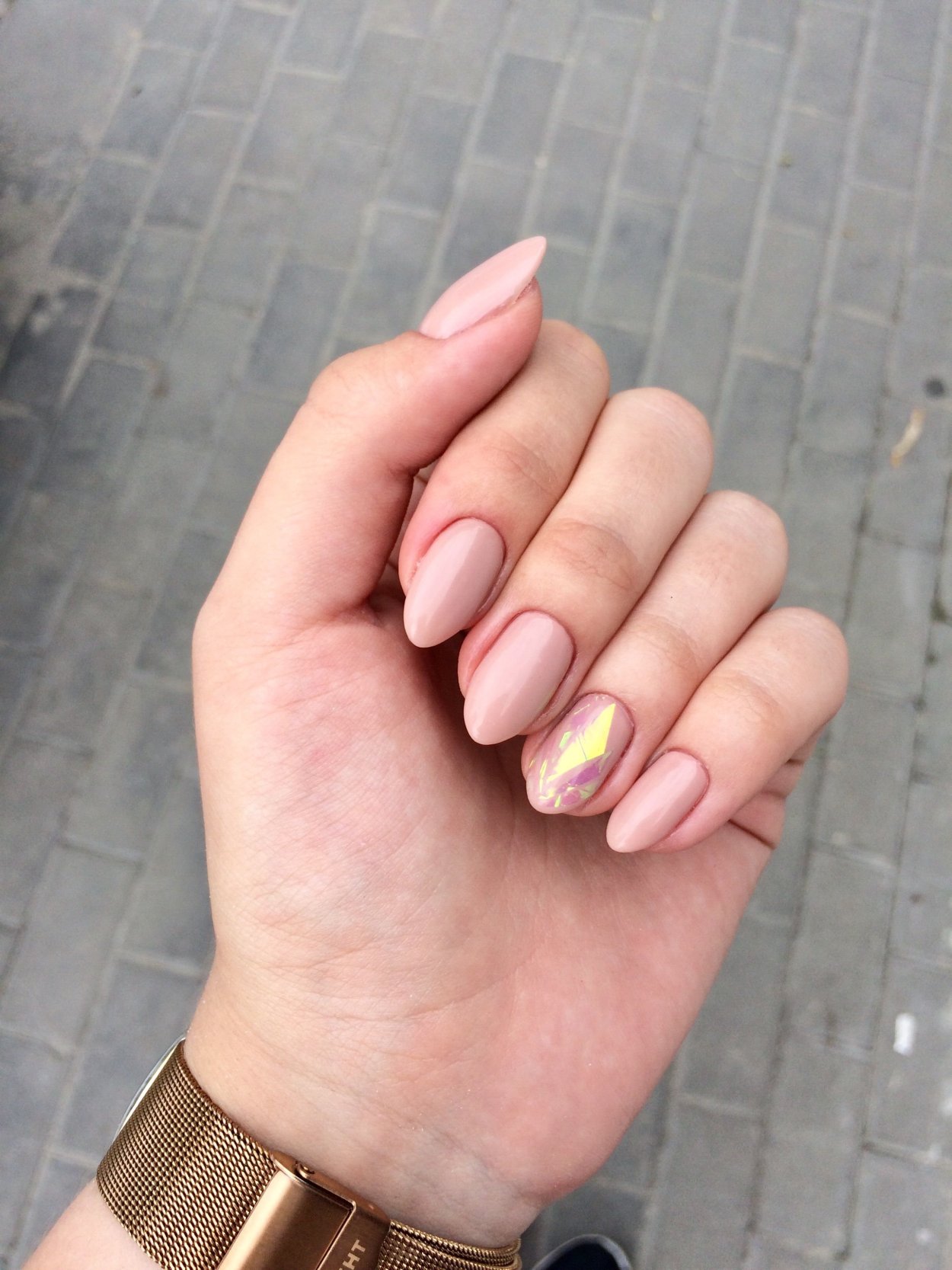 Нюдовый маникюр миндаль короткие