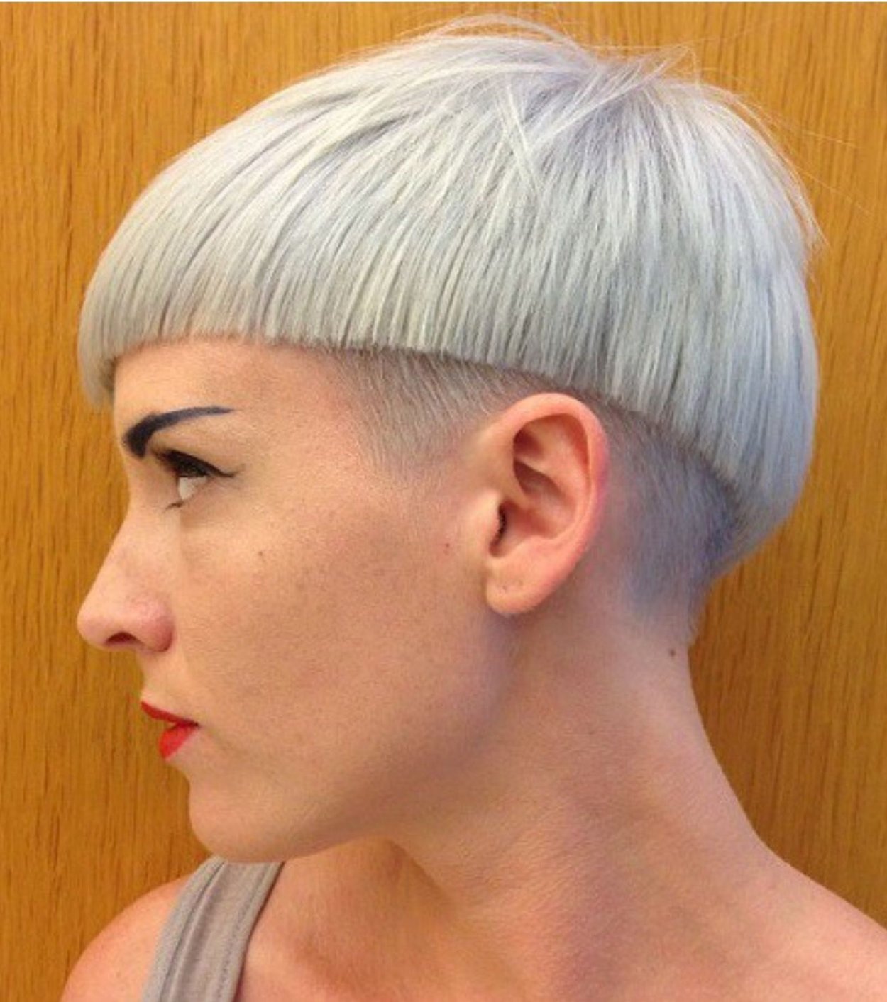 Bowl Cut стрижка женская