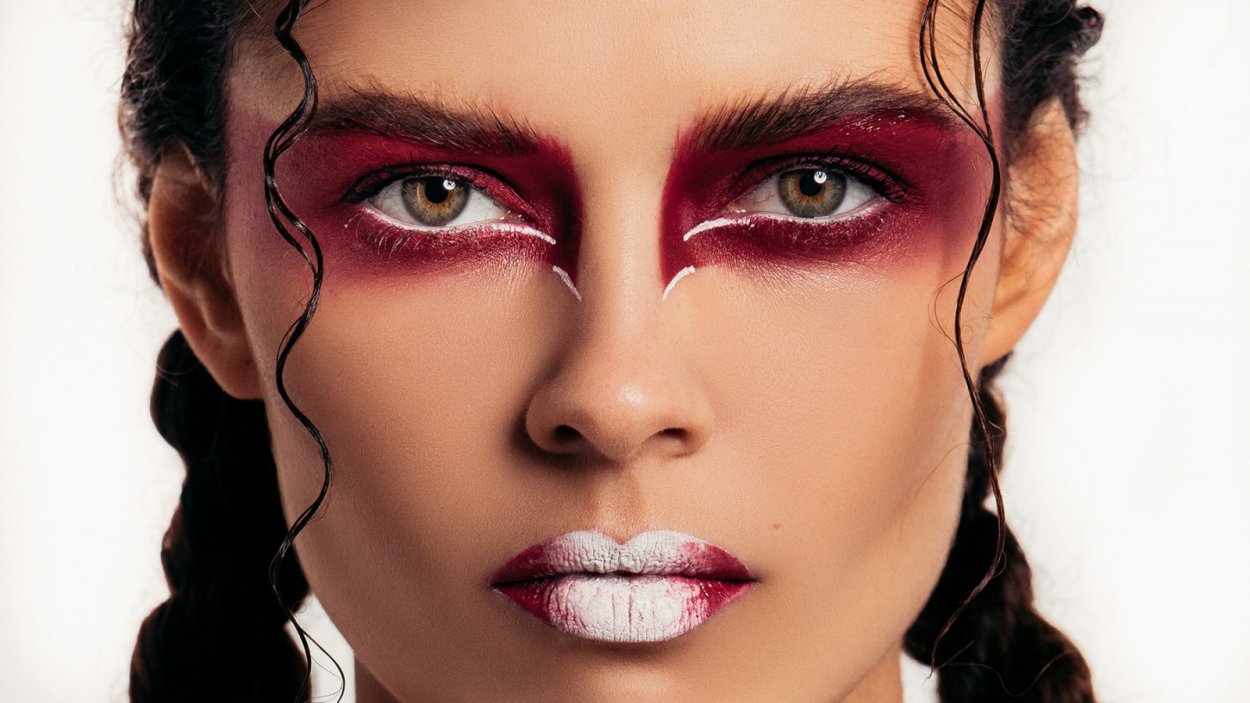 2 Girl face with make up