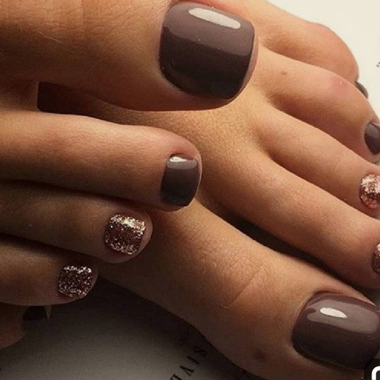 Шоколадный педикюр