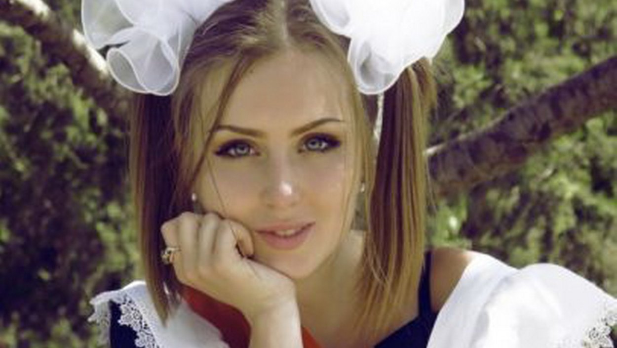 Милые девушки с бантами