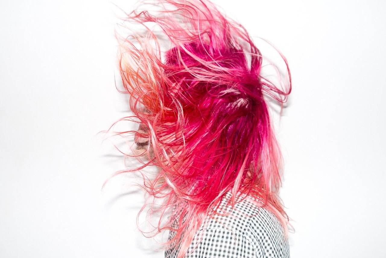 Розовые волосы 2024