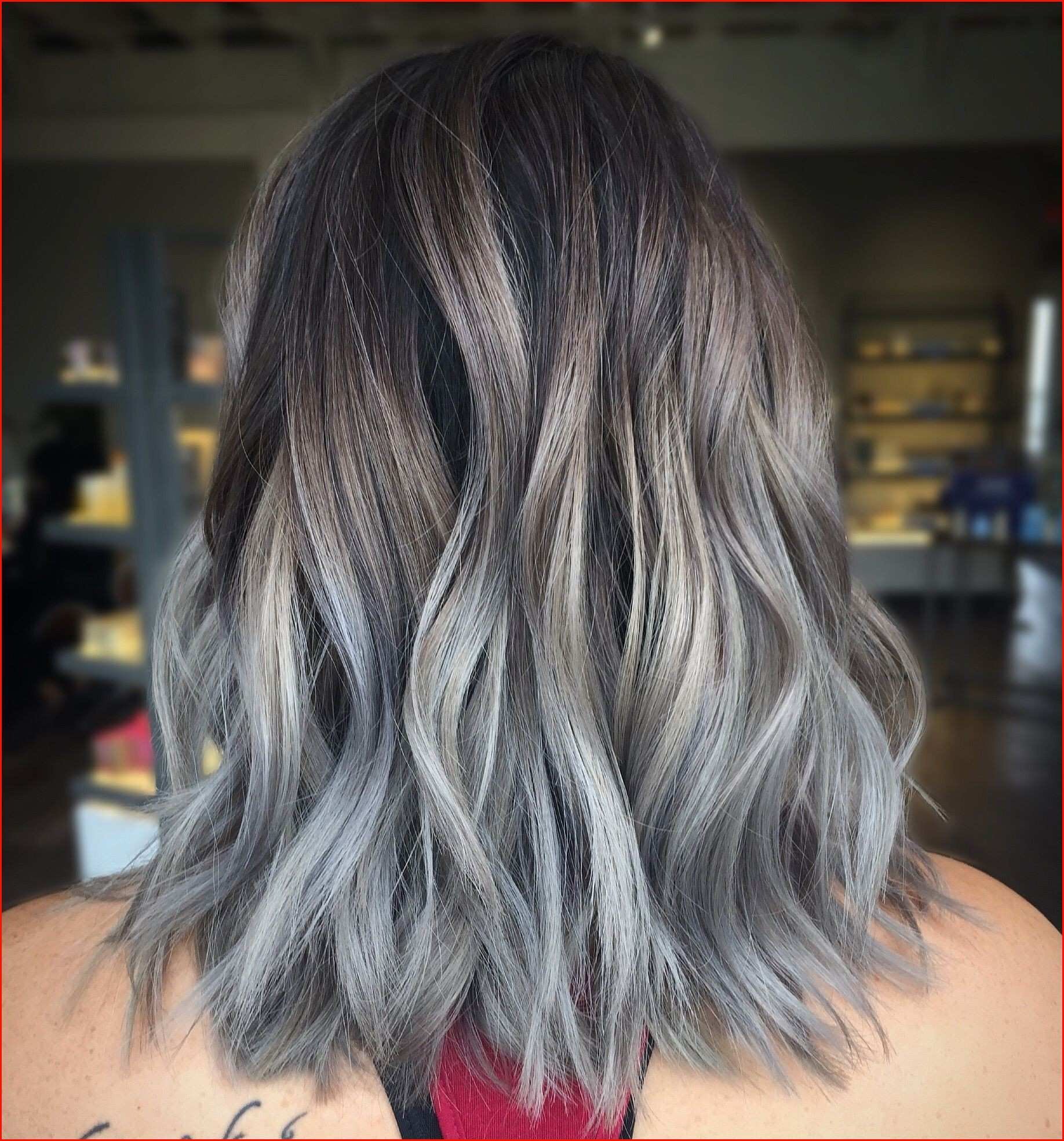 Пепельный цвет волос на средние волосы. Grey Balayage. Седой балаяж. Мелирование балаяж пепельный. Шатуш балаяж пепельный мелирование.