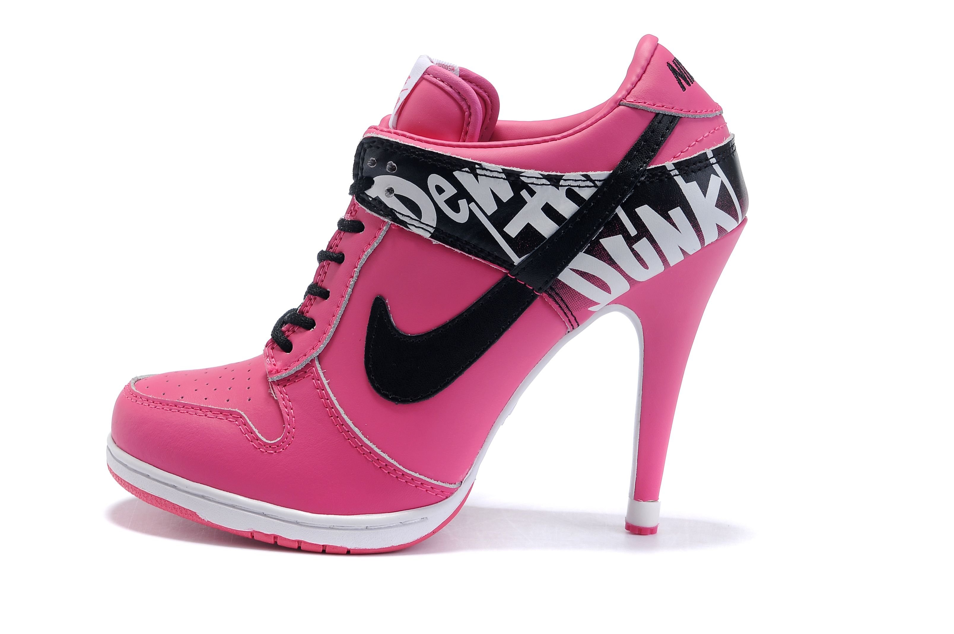 High heels caps shoes trainers. Nike Dunk High каблук. Кроссовки на каблуке. Кроссовки на каблуке женские. Спортивные кроссовки на каблуке.