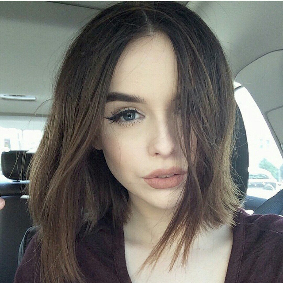 Селфи лицо. Acacia Brinley Clark 16 лет. Acacia Brinley черные волосы. Акация Бринли Кларк брюнетка. Акейша Бринли каре.