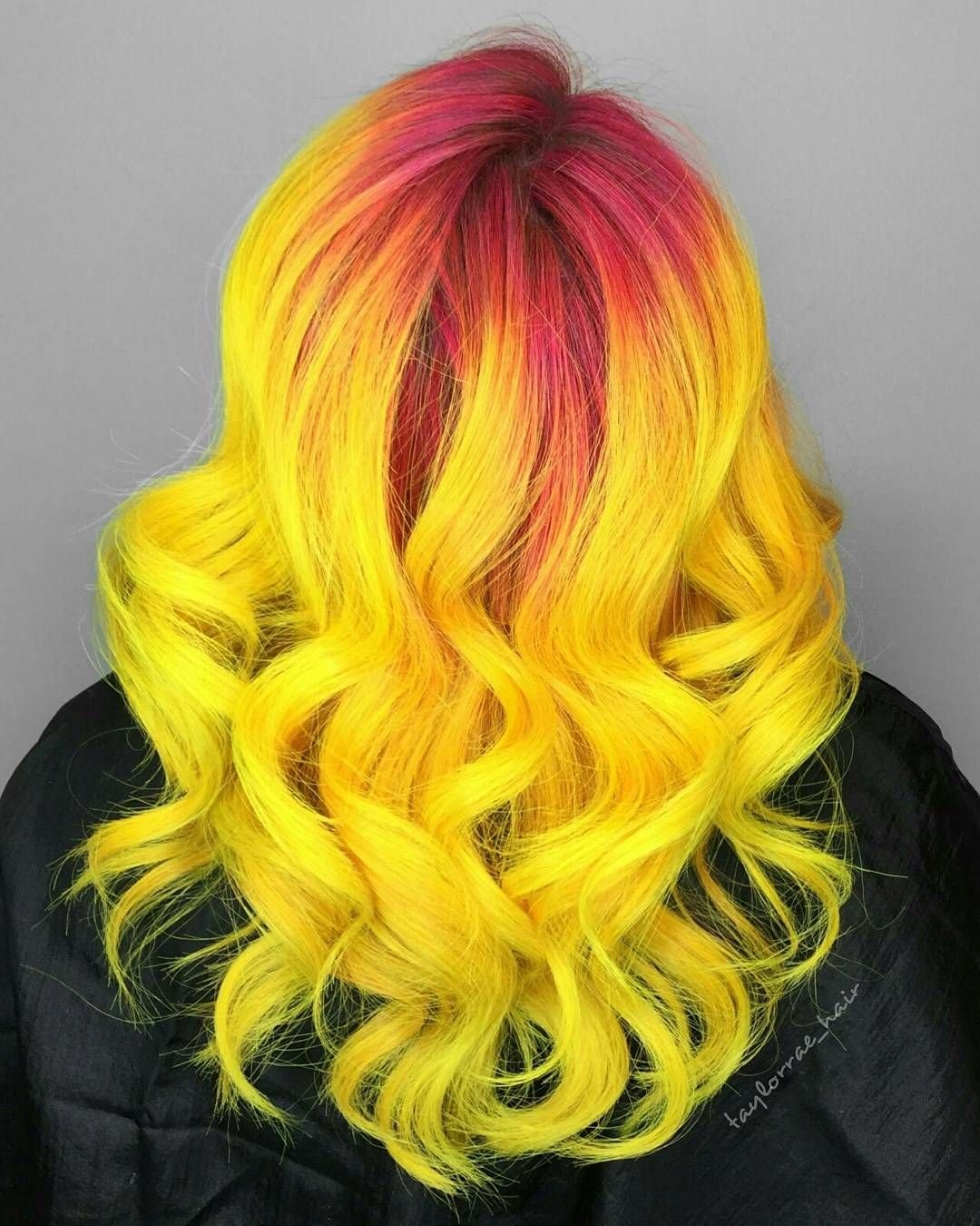 Желто оранжевые волосы. Радужные волосы. Желтые волосы. Покрасить волосы. Крашеные волосы.