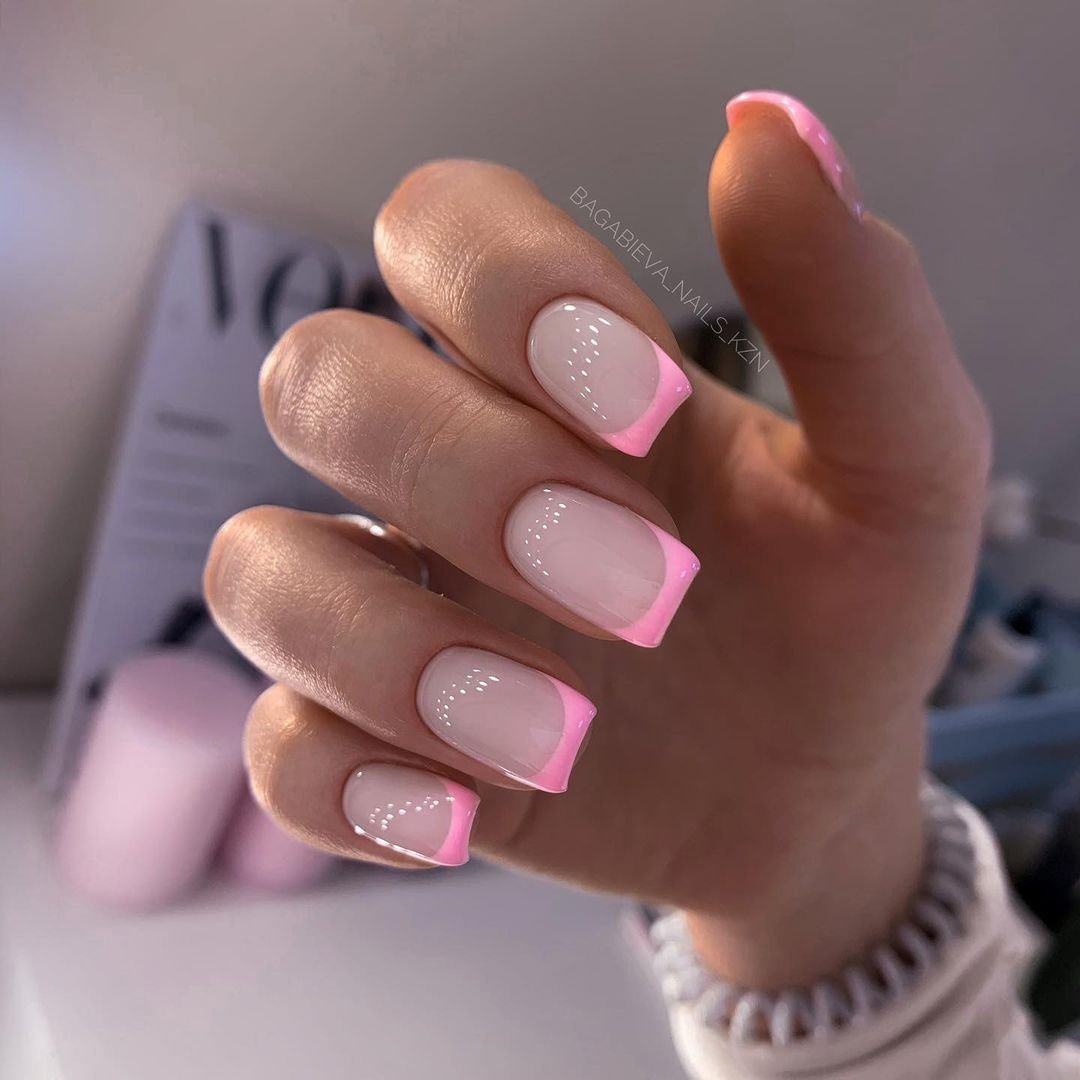 Маникюр розовый френч 35 фото дизайна ногтей | Дизайнерские ногти, Квадратные ногти, Маникюр