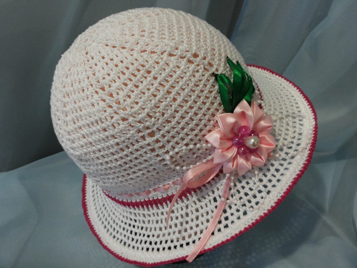 Вязание летней шляпы. Летняя шляпка крючком. Вязаные шляпки крючком. Летняя ажурная шляпка. Шляпа крючком для женщин.