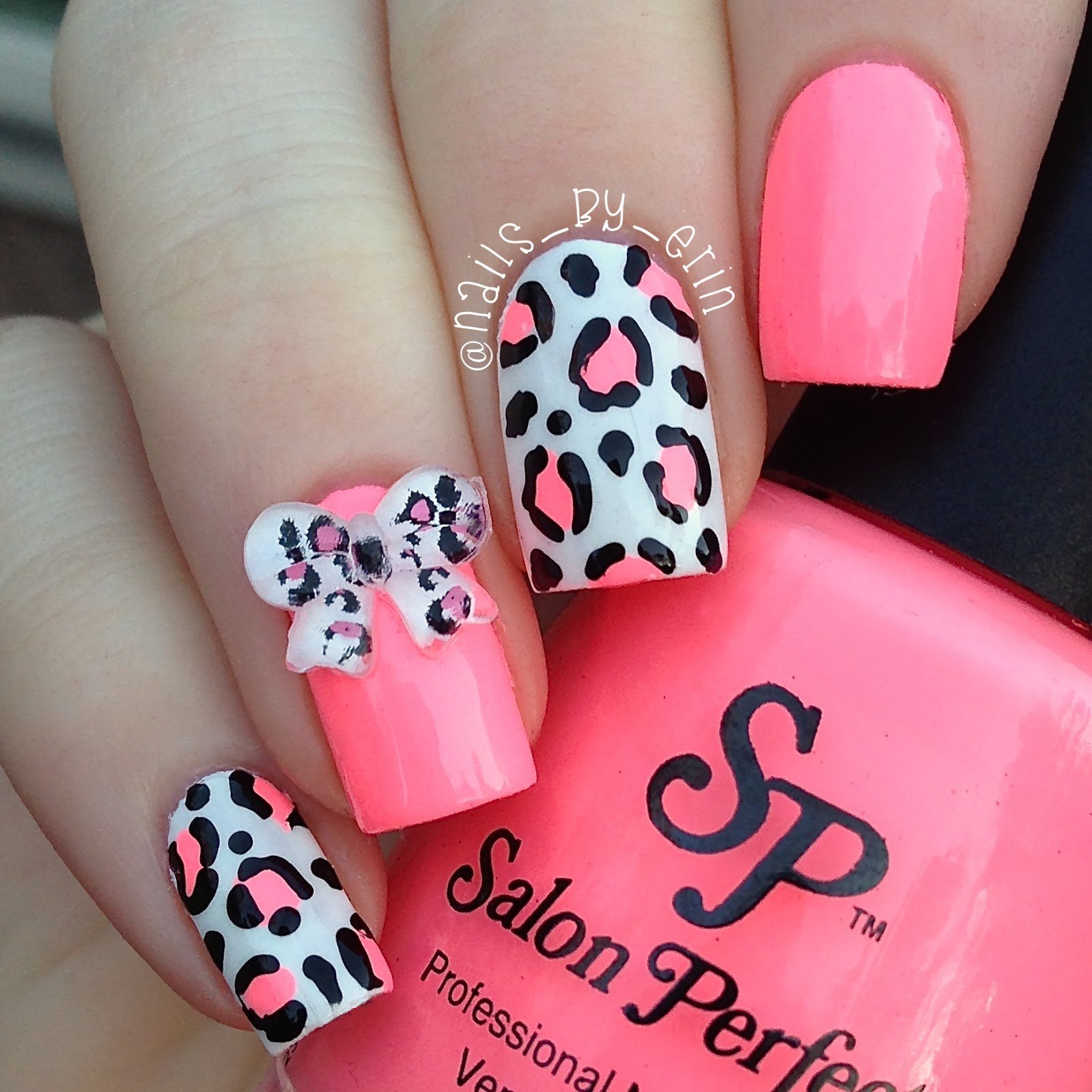 Дизайн ногтей с принтом. Розовый маникюр с леопар. Маникюр розовый леопард. Ногти с леопардовым принтом. Леопардовый маникюр розовый.