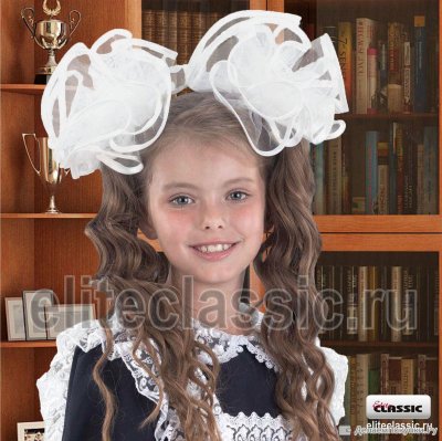 Прическа с двумя бантами