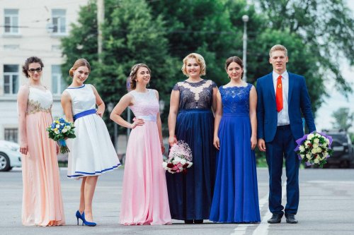 Платья на выпускной вуза