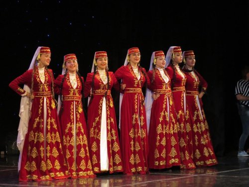 Национальные армянские платья